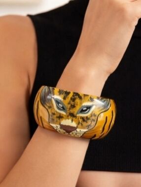 𝅺Vintage Folk Art Hand-Painted Tiger Face Wide Bangle Bracelet